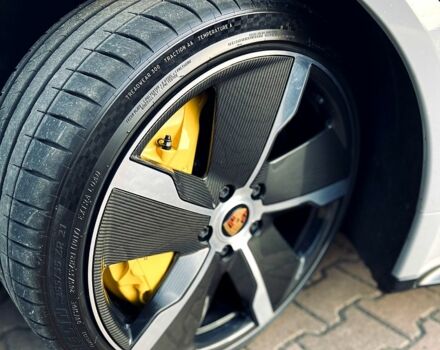 Серый Порше Тайкан, объемом двигателя 0.56 л и пробегом 29 тыс. км за 100000 $, фото 11 на Automoto.ua