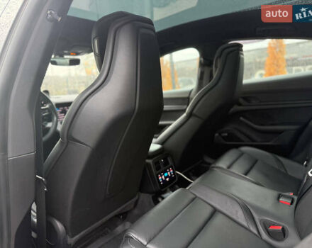 Серый Порше Тайкан, объемом двигателя 0 л и пробегом 69 тыс. км за 52000 $, фото 20 на Automoto.ua