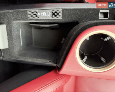 Сірий Порше Тайкан, об'ємом двигуна 0 л та пробігом 147 тис. км за 69890 $, фото 52 на Automoto.ua