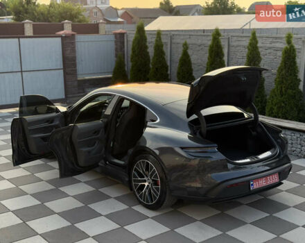 Серый Порше Тайкан, объемом двигателя 0 л и пробегом 129 тыс. км за 53500 $, фото 41 на Automoto.ua