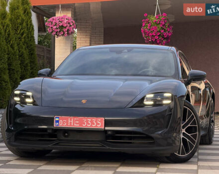 Серый Порше Тайкан, объемом двигателя 0 л и пробегом 129 тыс. км за 53500 $, фото 3 на Automoto.ua