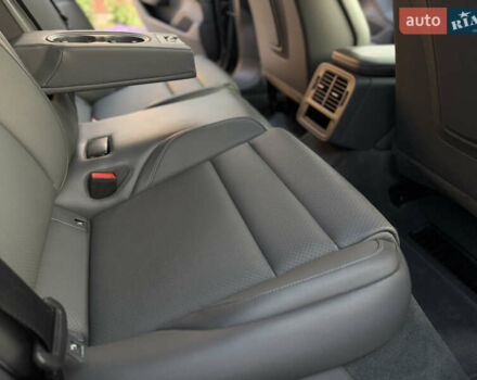 Серый Порше Тайкан, объемом двигателя 0 л и пробегом 129 тыс. км за 53500 $, фото 64 на Automoto.ua