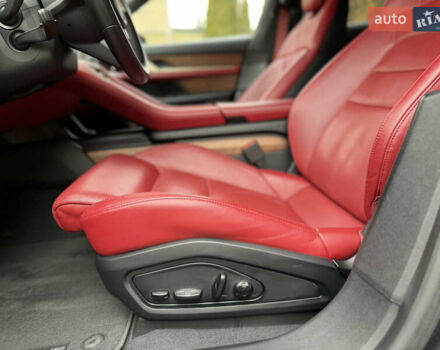 Сірий Порше Тайкан, об'ємом двигуна 0 л та пробігом 147 тис. км за 69890 $, фото 24 на Automoto.ua