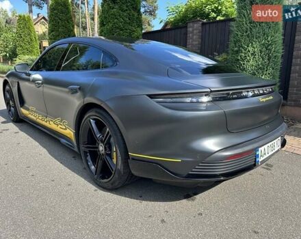 Серый Порше Тайкан, объемом двигателя 0 л и пробегом 58 тыс. км за 62000 $, фото 4 на Automoto.ua