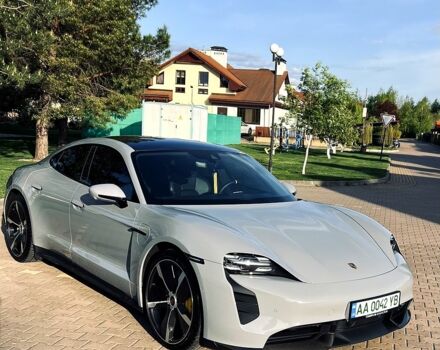 Серый Порше Тайкан, объемом двигателя 0.56 л и пробегом 29 тыс. км за 100000 $, фото 2 на Automoto.ua