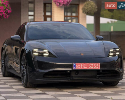 Серый Порше Тайкан, объемом двигателя 0 л и пробегом 129 тыс. км за 53500 $, фото 11 на Automoto.ua