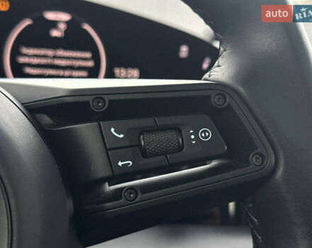 Серый Порше Тайкан, объемом двигателя 0 л и пробегом 69 тыс. км за 52000 $, фото 28 на Automoto.ua