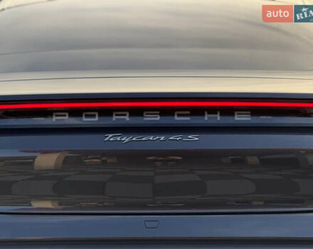 Серый Порше Тайкан, объемом двигателя 0 л и пробегом 129 тыс. км за 53500 $, фото 24 на Automoto.ua