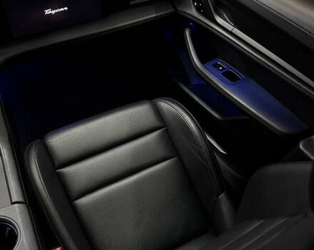 Серый Порше Тайкан, объемом двигателя 0 л и пробегом 75 тыс. км за 65000 $, фото 14 на Automoto.ua