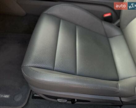 Серый Порше Тайкан, объемом двигателя 0 л и пробегом 129 тыс. км за 53500 $, фото 55 на Automoto.ua