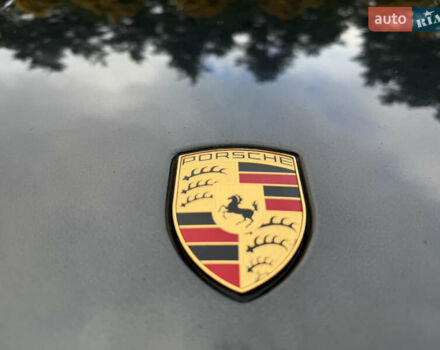 Сірий Порше Тайкан, об'ємом двигуна 0 л та пробігом 147 тис. км за 69890 $, фото 15 на Automoto.ua