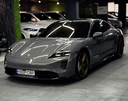 Серый Порше Тайкан, объемом двигателя 0 л и пробегом 75 тыс. км за 65000 $, фото 2 на Automoto.ua