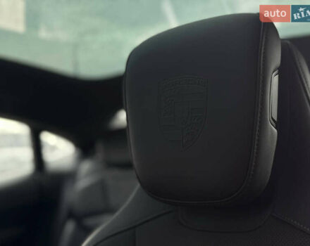 Серый Порше Тайкан, объемом двигателя 0 л и пробегом 69 тыс. км за 52000 $, фото 38 на Automoto.ua