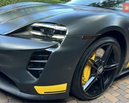 Серый Порше Тайкан, объемом двигателя 0 л и пробегом 58 тыс. км за 62000 $, фото 6 на Automoto.ua