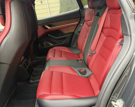 Сірий Порше Тайкан, об'ємом двигуна 0 л та пробігом 147 тис. км за 69890 $, фото 43 на Automoto.ua