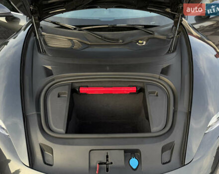 Серый Порше Тайкан, объемом двигателя 0 л и пробегом 129 тыс. км за 53500 $, фото 94 на Automoto.ua