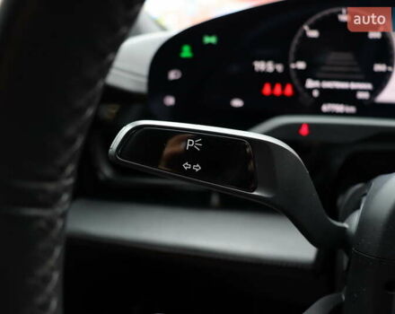 Сірий Порше Тайкан, об'ємом двигуна 0 л та пробігом 68 тис. км за 49900 $, фото 23 на Automoto.ua