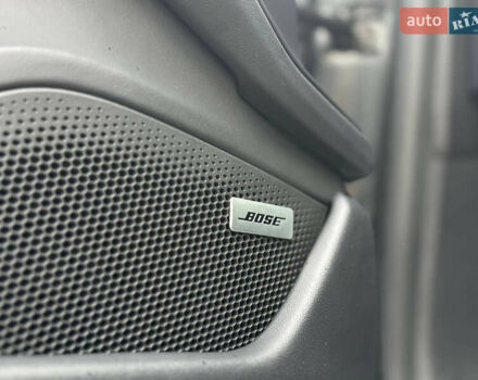 Серый Порше Тайкан, объемом двигателя 0 л и пробегом 69 тыс. км за 52000 $, фото 13 на Automoto.ua