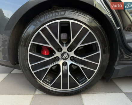 Серый Порше Тайкан, объемом двигателя 0 л и пробегом 129 тыс. км за 53500 $, фото 46 на Automoto.ua