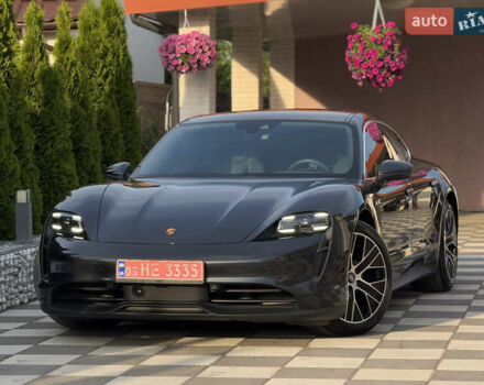 Серый Порше Тайкан, объемом двигателя 0 л и пробегом 129 тыс. км за 53500 $, фото 2 на Automoto.ua