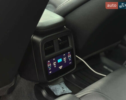 Серый Порше Тайкан, объемом двигателя 0 л и пробегом 69 тыс. км за 52000 $, фото 19 на Automoto.ua