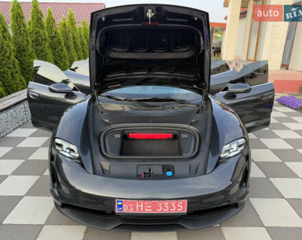 Серый Порше Тайкан, объемом двигателя 0 л и пробегом 129 тыс. км за 53500 $, фото 91 на Automoto.ua