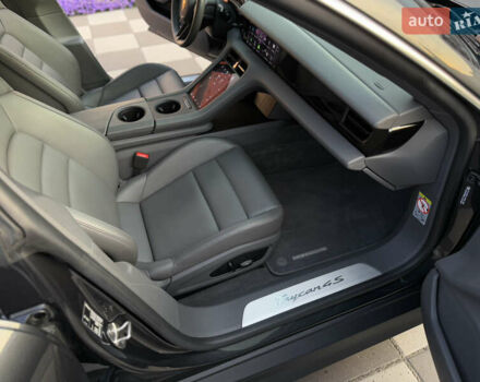 Серый Порше Тайкан, объемом двигателя 0 л и пробегом 129 тыс. км за 53500 $, фото 67 на Automoto.ua