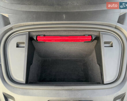 Серый Порше Тайкан, объемом двигателя 0 л и пробегом 129 тыс. км за 53500 $, фото 92 на Automoto.ua