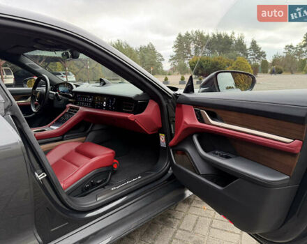 Сірий Порше Тайкан, об'ємом двигуна 0 л та пробігом 147 тис. км за 69890 $, фото 59 на Automoto.ua