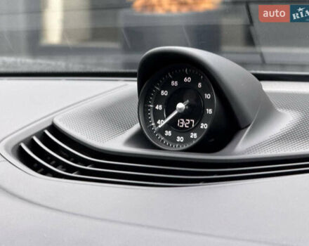 Серый Порше Тайкан, объемом двигателя 0 л и пробегом 69 тыс. км за 52000 $, фото 25 на Automoto.ua