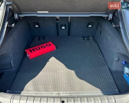 Сірий Порше Тайкан, об'ємом двигуна 0 л та пробігом 19 тис. км за 59900 $, фото 26 на Automoto.ua