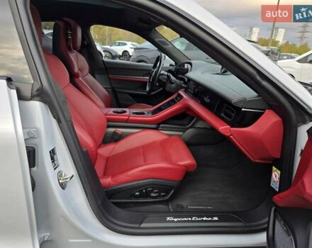 Серый Порше Тайкан, объемом двигателя 0 л и пробегом 89 тыс. км за 83888 $, фото 54 на Automoto.ua