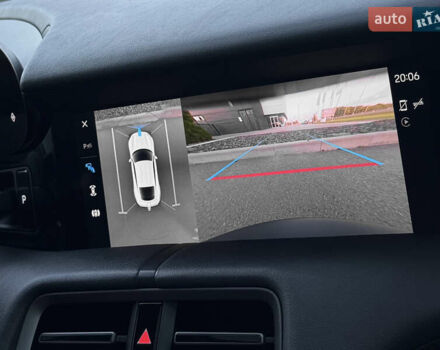 Серый Порше Тайкан, объемом двигателя 0 л и пробегом 82 тыс. км за 57500 $, фото 27 на Automoto.ua