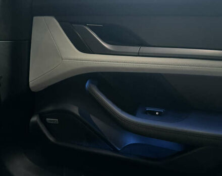 Серый Порше Тайкан, объемом двигателя 0 л и пробегом 55 тыс. км за 70000 $, фото 12 на Automoto.ua