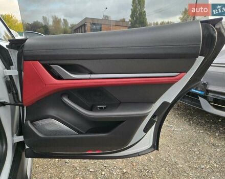 Серый Порше Тайкан, объемом двигателя 0 л и пробегом 89 тыс. км за 83888 $, фото 44 на Automoto.ua