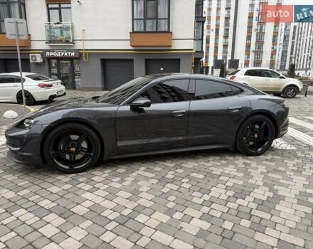 Серый Порше Тайкан, объемом двигателя 0 л и пробегом 53 тыс. км за 55000 $, фото 4 на Automoto.ua