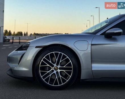 Серый Порше Тайкан, объемом двигателя 0 л и пробегом 82 тыс. км за 57500 $, фото 6 на Automoto.ua