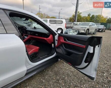 Серый Порше Тайкан, объемом двигателя 0 л и пробегом 89 тыс. км за 83888 $, фото 49 на Automoto.ua