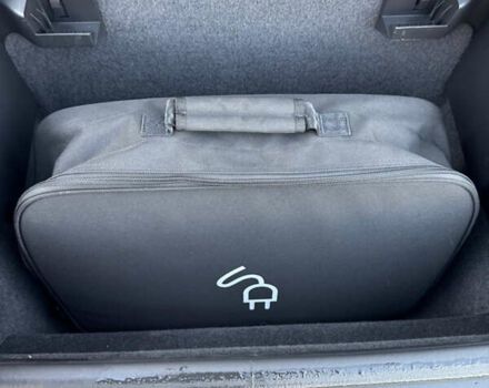 Серый Порше Тайкан, объемом двигателя 0 л и пробегом 114 тыс. км за 59500 $, фото 28 на Automoto.ua