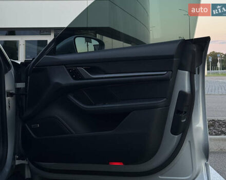 Серый Порше Тайкан, объемом двигателя 0 л и пробегом 82 тыс. км за 57500 $, фото 35 на Automoto.ua