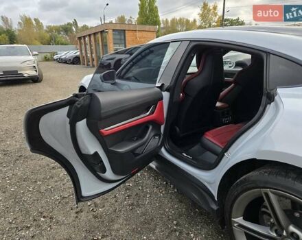 Серый Порше Тайкан, объемом двигателя 0 л и пробегом 89 тыс. км за 83888 $, фото 39 на Automoto.ua