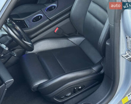 Серый Порше Тайкан, объемом двигателя 0 л и пробегом 82 тыс. км за 57500 $, фото 31 на Automoto.ua