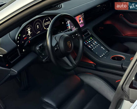 Серый Порше Тайкан, объемом двигателя 0 л и пробегом 82 тыс. км за 57500 $, фото 40 на Automoto.ua