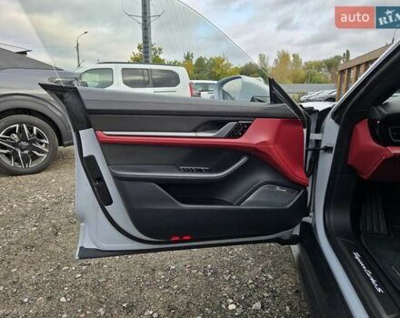 Серый Порше Тайкан, объемом двигателя 0 л и пробегом 89 тыс. км за 83888 $, фото 25 на Automoto.ua