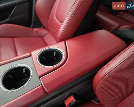 Серый Порше Тайкан, объемом двигателя 0 л и пробегом 89 тыс. км за 83888 $, фото 38 на Automoto.ua