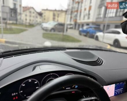 Серый Порше Тайкан, объемом двигателя 0 л и пробегом 53 тыс. км за 55000 $, фото 31 на Automoto.ua