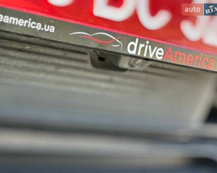 Серый Порше Тайкан, объемом двигателя 0 л и пробегом 80 тыс. км за 46600 $, фото 41 на Automoto.ua