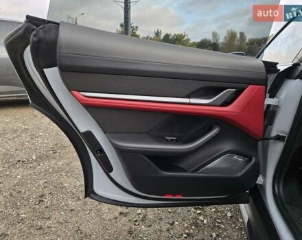 Серый Порше Тайкан, объемом двигателя 0 л и пробегом 89 тыс. км за 83888 $, фото 37 на Automoto.ua