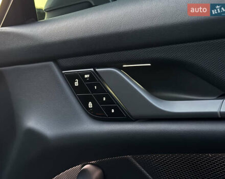 Серый Порше Тайкан, объемом двигателя 0 л и пробегом 82 тыс. км за 57500 $, фото 45 на Automoto.ua