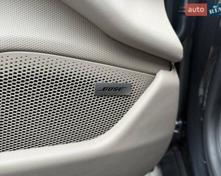 Серый Порше Тайкан, объемом двигателя 0 л и пробегом 53 тыс. км за 55000 $, фото 24 на Automoto.ua